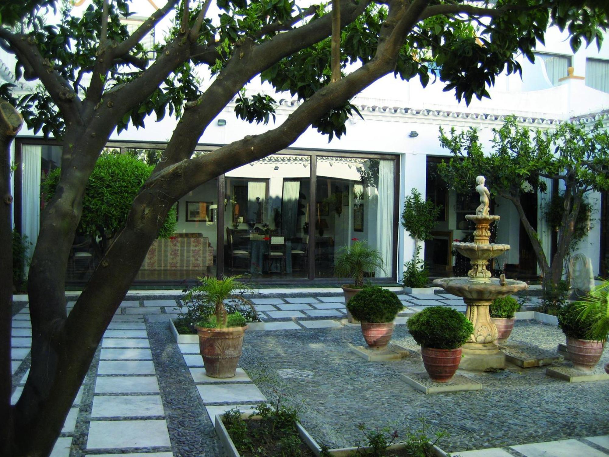 Hotel Trh 4*