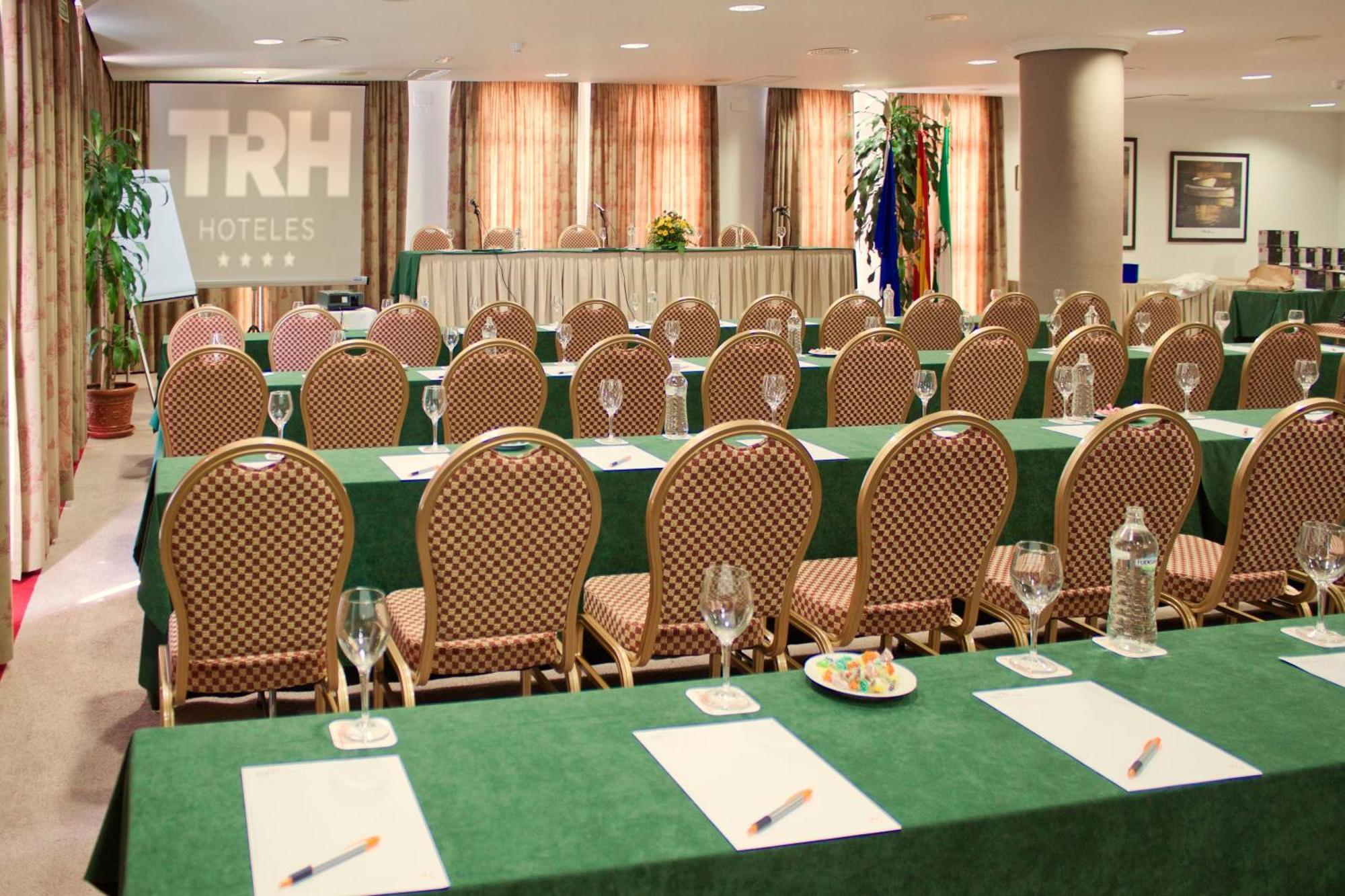 Hotel Trh 4*
