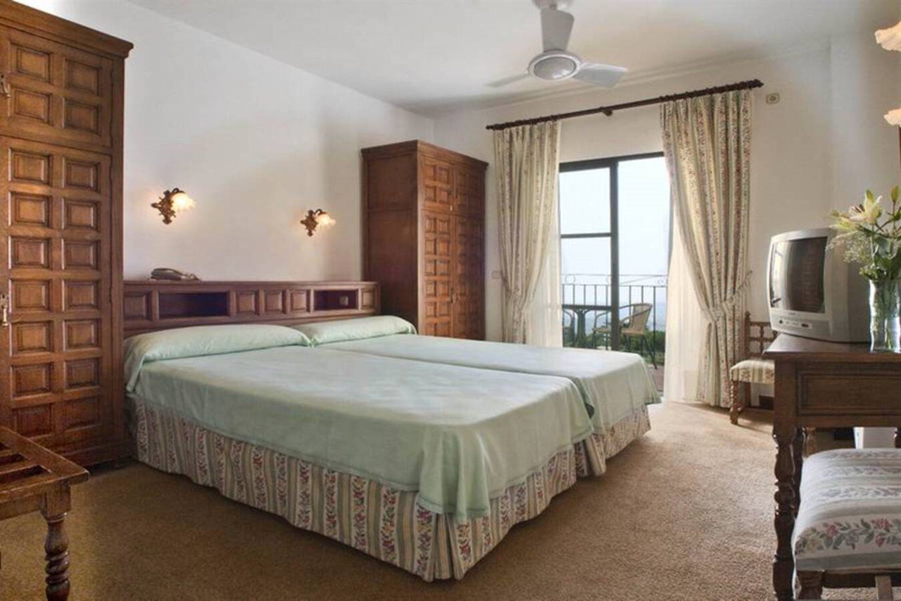 Trh Hotel